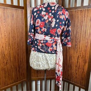 Violet + Claire Floral Kimono Wrap Top - Medium